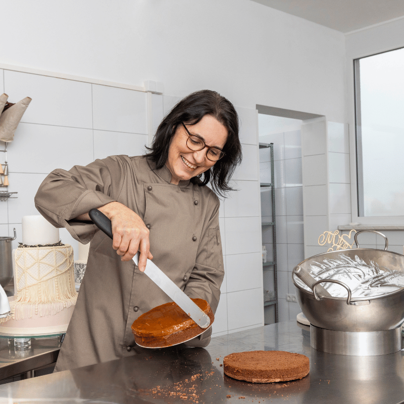 Sachertorte mit Tortenaufleger Torte einstreichen für Sachertorte mit Tortenaufleger